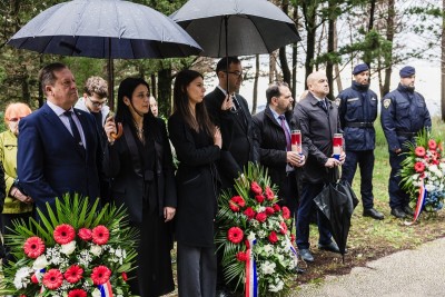 Polaganje vijenaca Bosanka (2).jpg